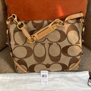 Coach Authentic Signature Slim Carly